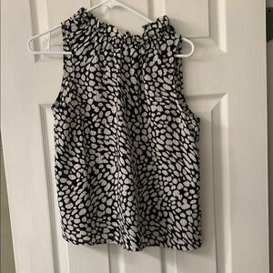 Who What Wear Black and White Ruffled Sleeveless Blouse